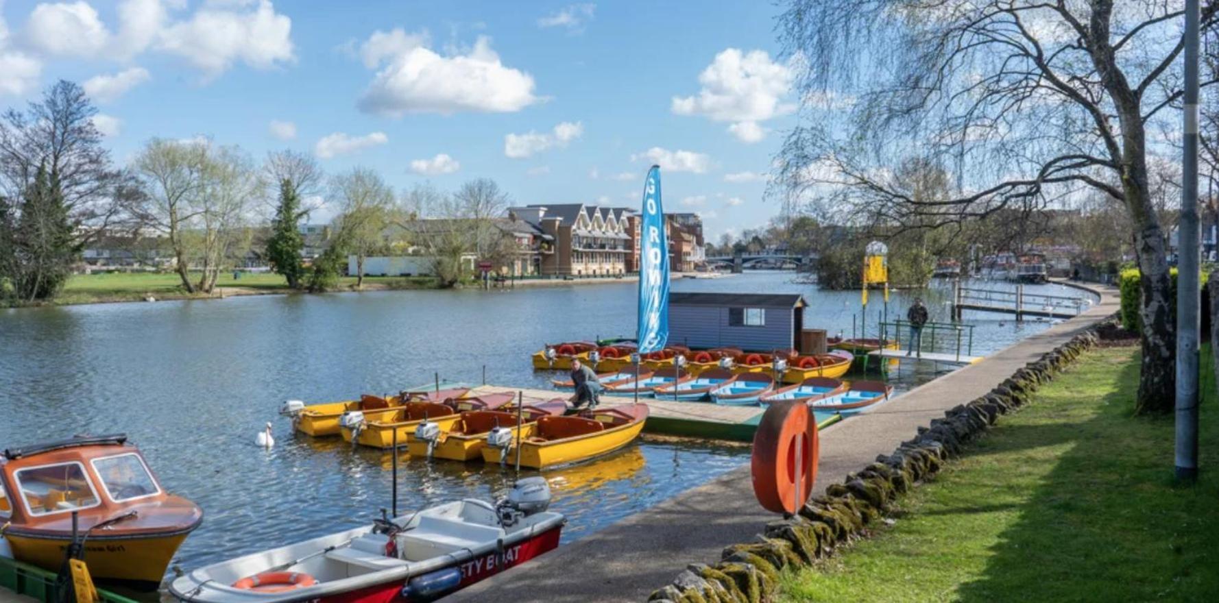Charming Central Windsor 2 Bed Cottage Free Residents Parking And Private Garden Legoland Ascot Windsor Castle Thorpe Park Heathrow Airport Exterior photo
