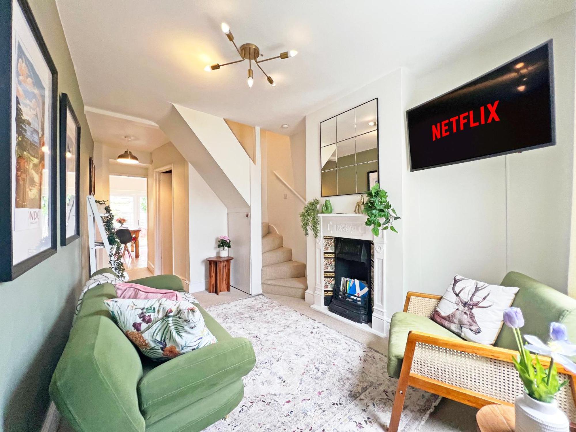 Charming Central Windsor 2 Bed Cottage Free Residents Parking And Private Garden Legoland Ascot Windsor Castle Thorpe Park Heathrow Airport Exterior photo